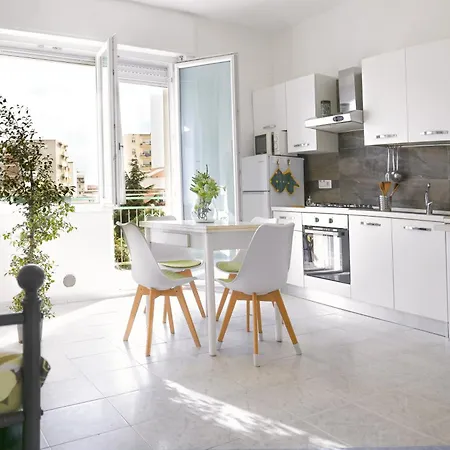 Apartment Via Roth